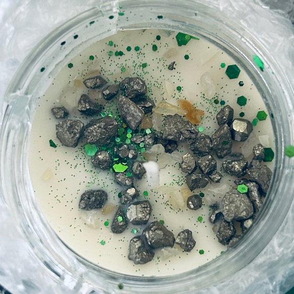 Financial Abundance Intention Money Soy Candle citrine and pyrite - Picture 2 of 2